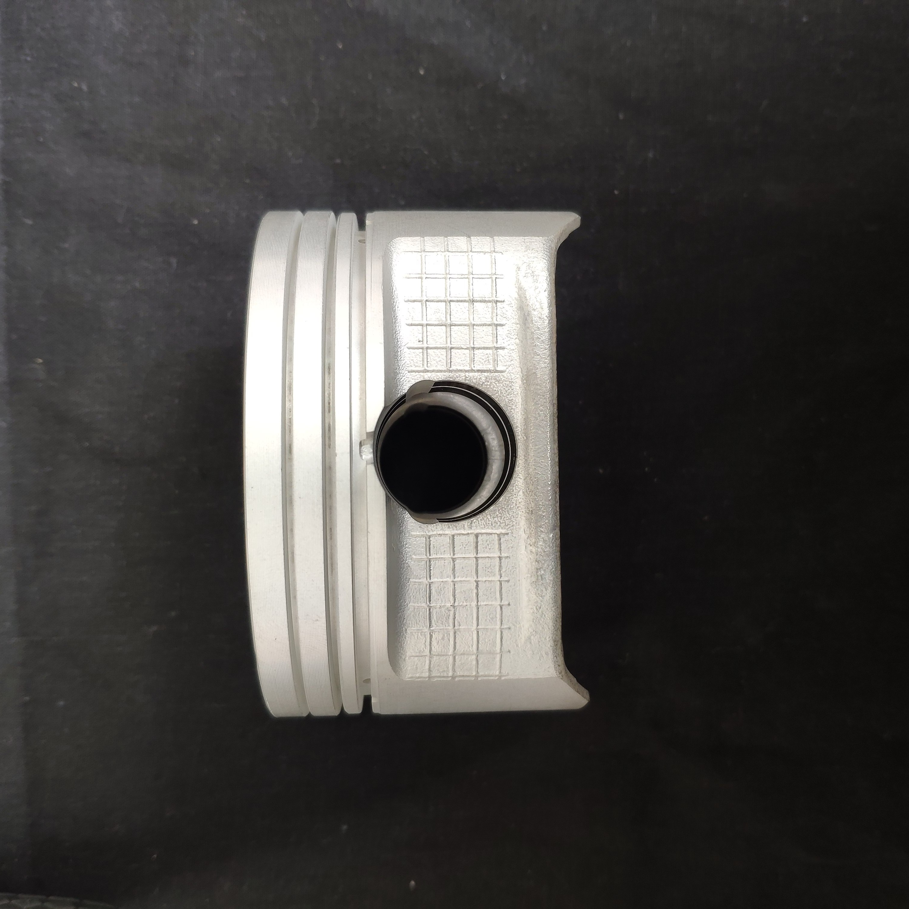 Pistons & Parts - Product Image