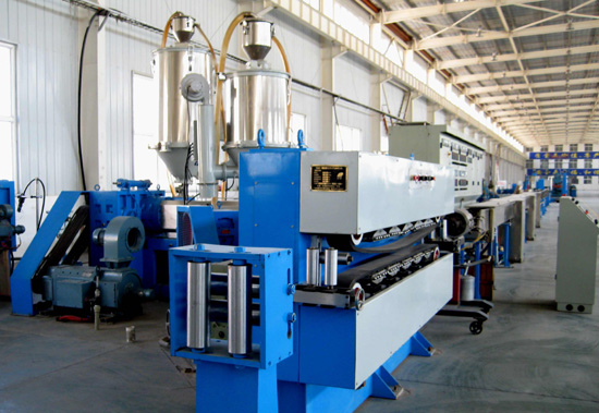 Wire and Cable Insulation Extruder