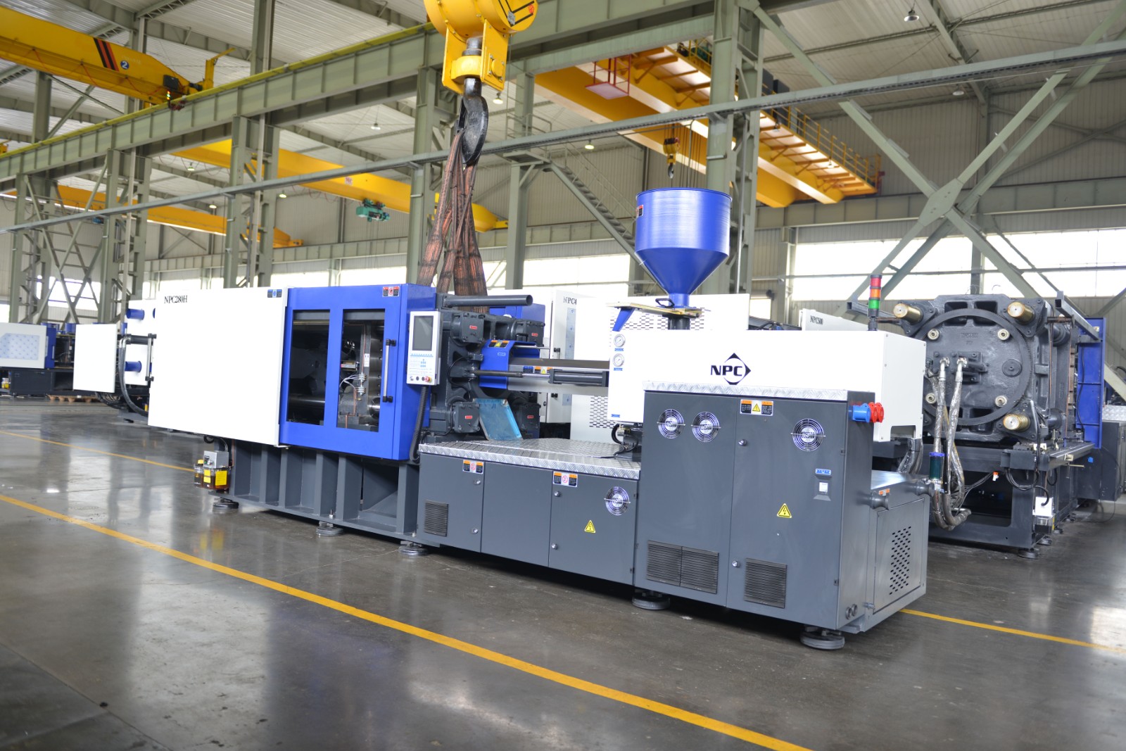 PLASTIC INJECTION MOLDING MACHINE NPC 280 - Image 2