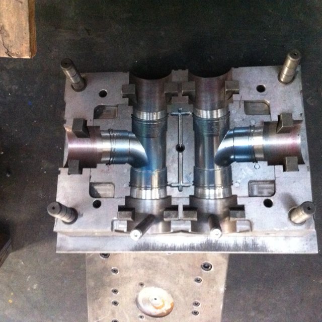 Tee PVC Pipe Fitting Injection Mold