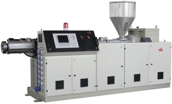 Plastic Extrusion Machine