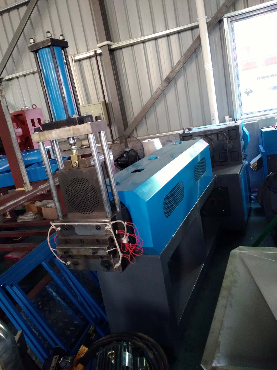 Plastic Recycling Machine - Image 2