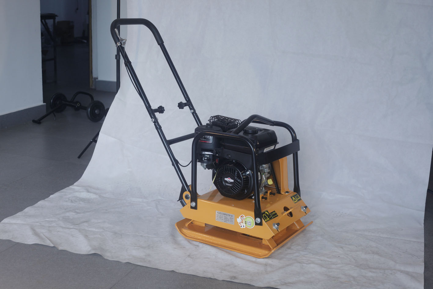 PLATE COMPACTOR - Image 2