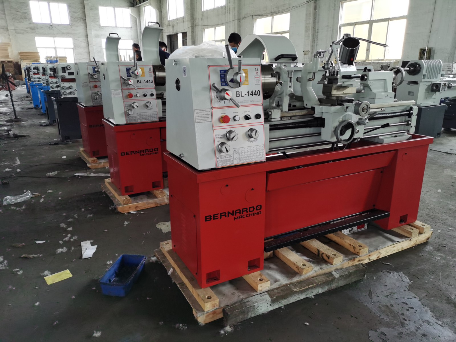Precision light duty lathe CQ6236F - Image 2