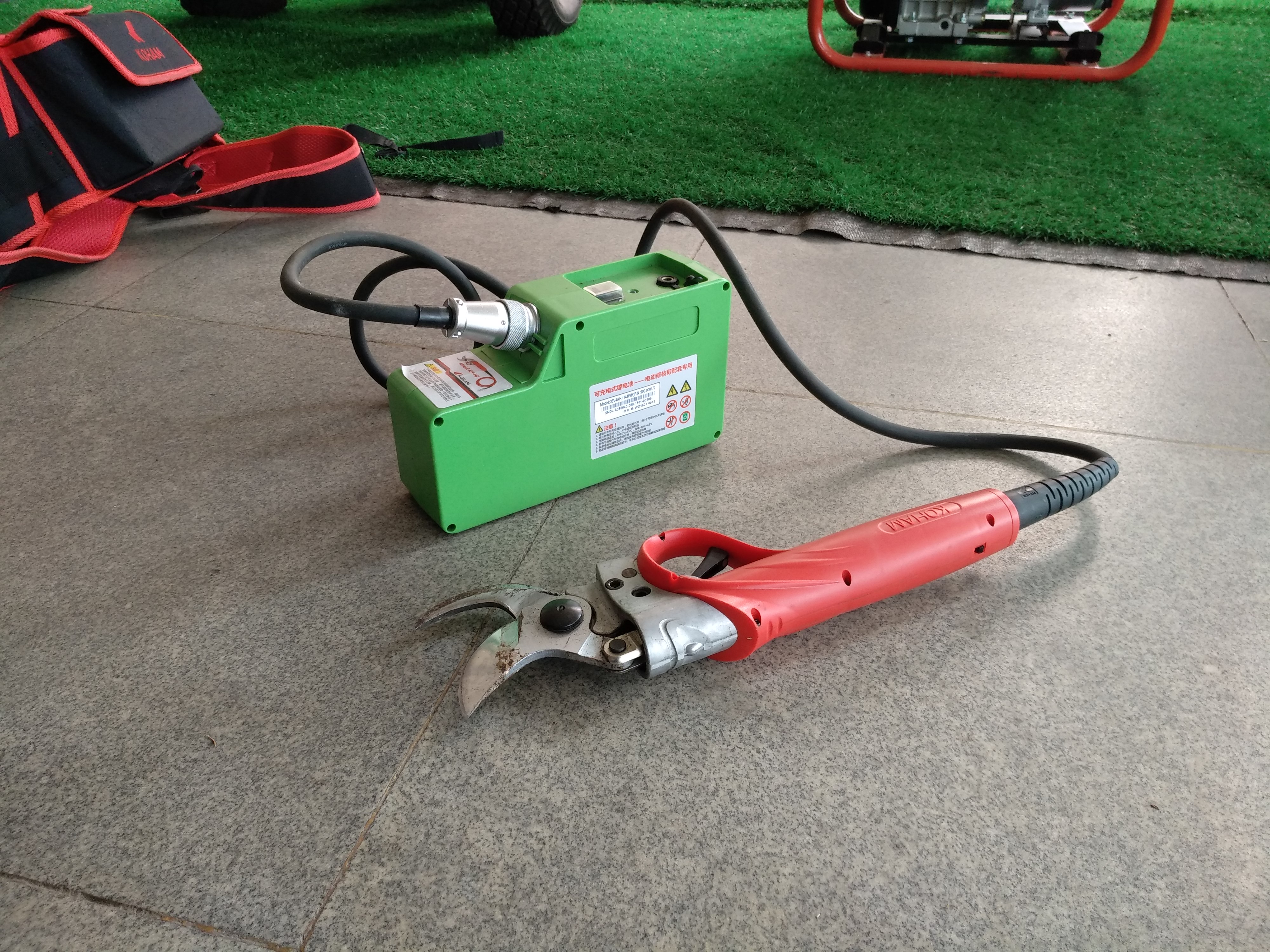 Cordless Electric Pruning Shears