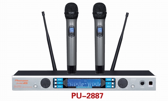 Dual-Channel Wireless Microphone System with LCD