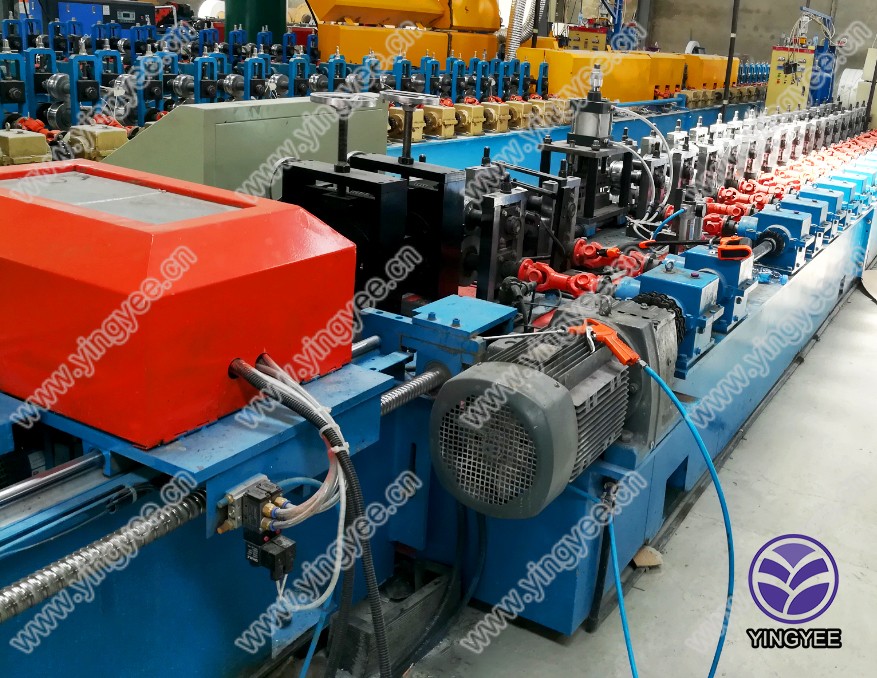 PU roller shutter door roll forming machine - Image 2