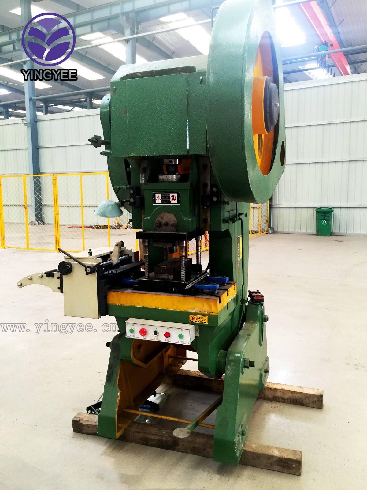 40-Ton Automatic Punching Line with Servo Feeder