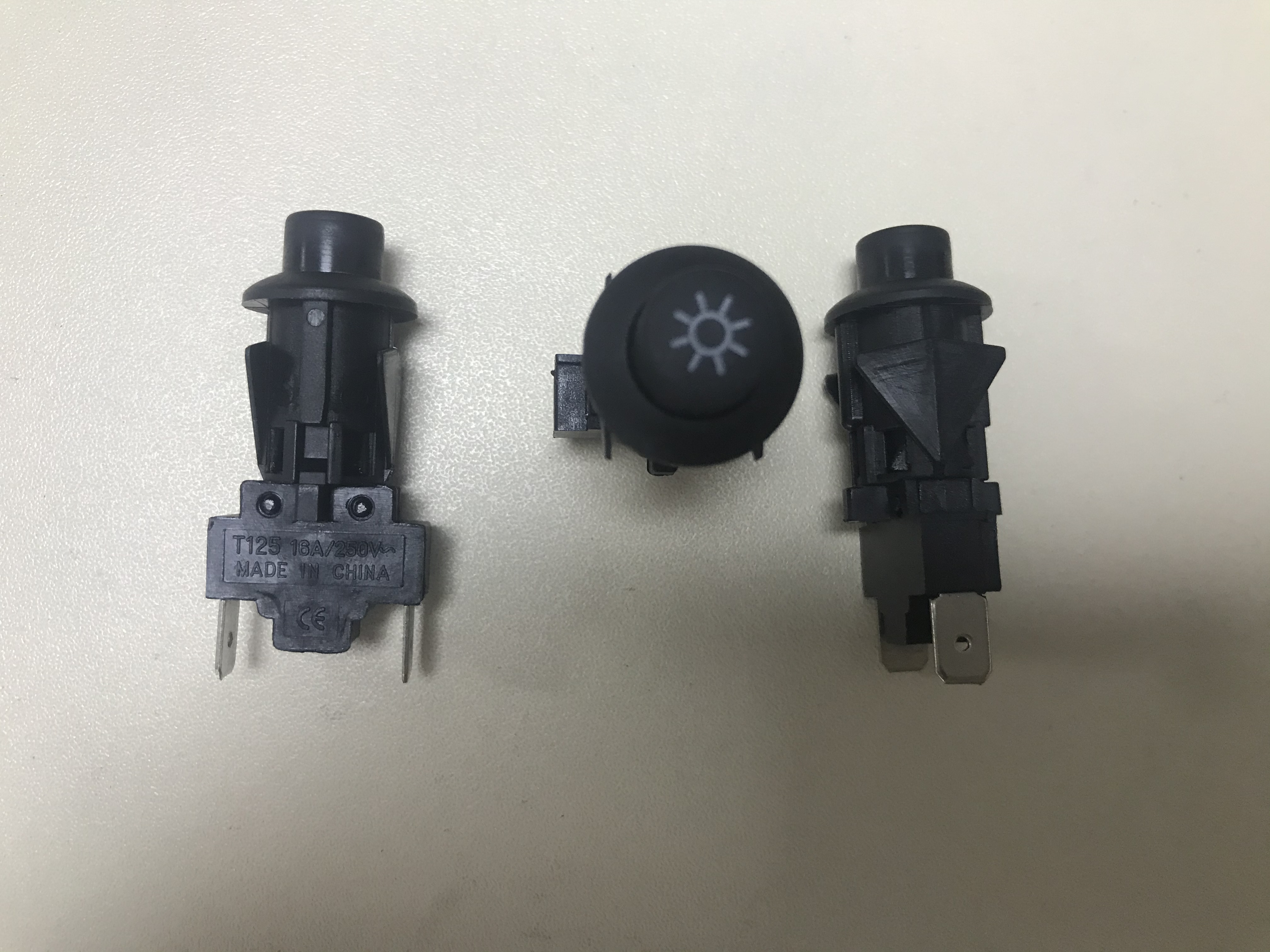 T125 16A/250V Push-Button Switch with Round Actuator