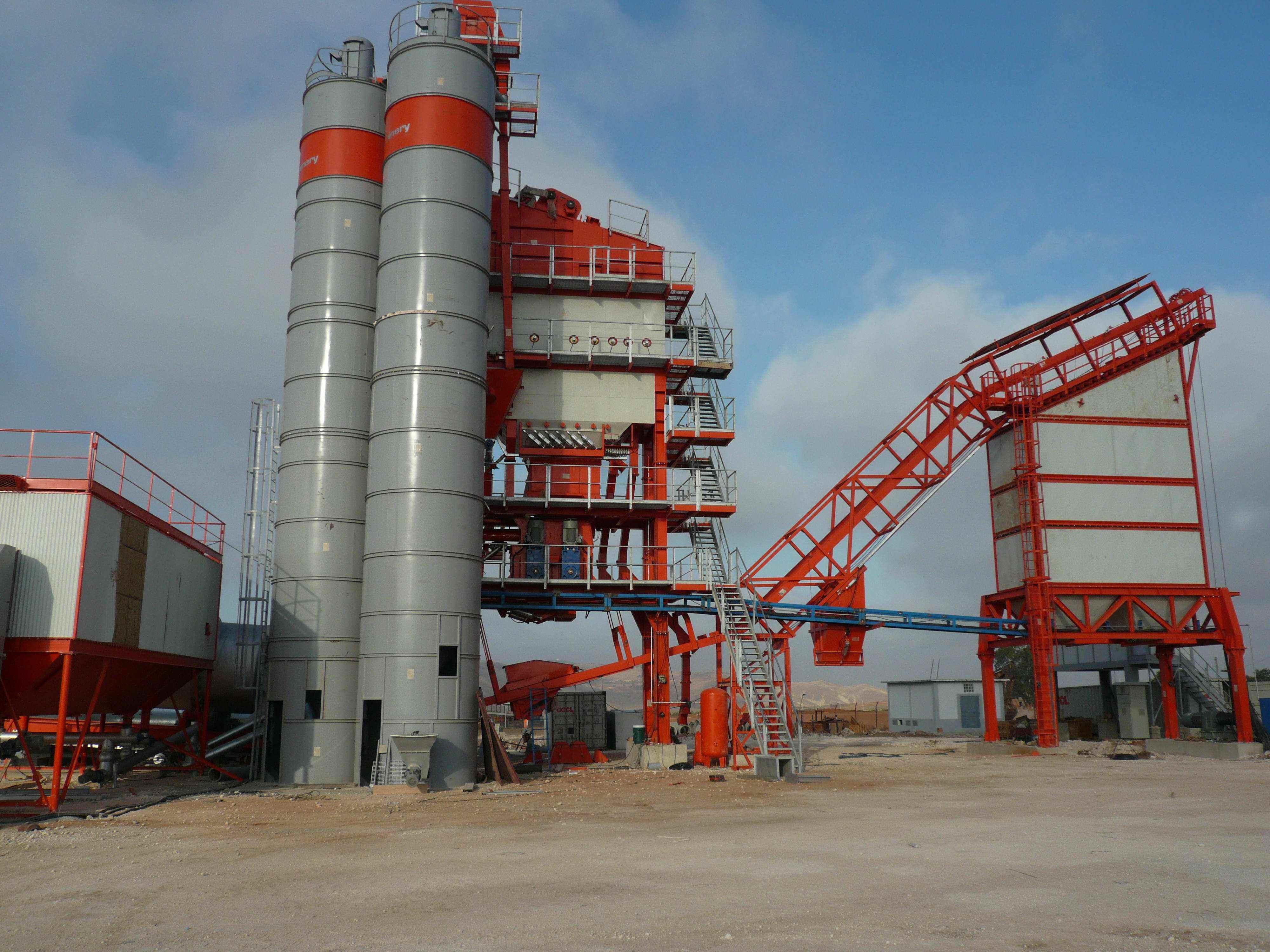 Full view of the QLB3000 Asphalt Mixing Plant