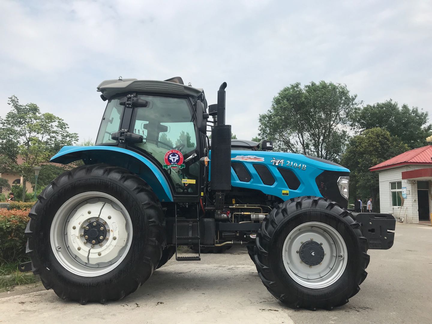 QLN2104 Tractor For Sale - Image 2