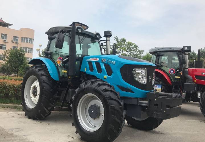 Side profile of 2104B agricultural tractor