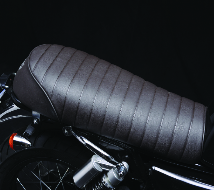 Classic ribbed seat for retro motorcycle
