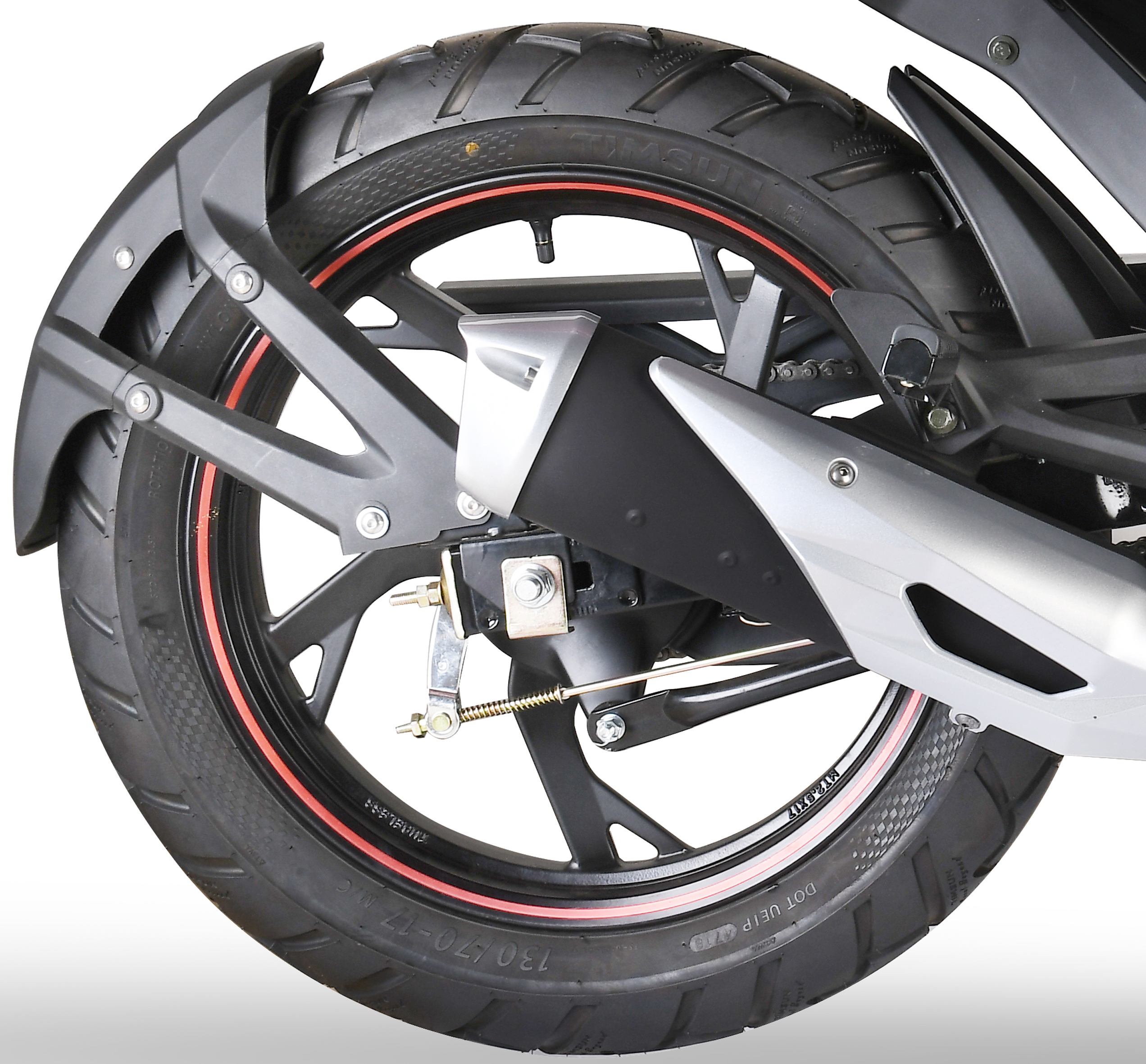 Rear wheel assembly with performance tire