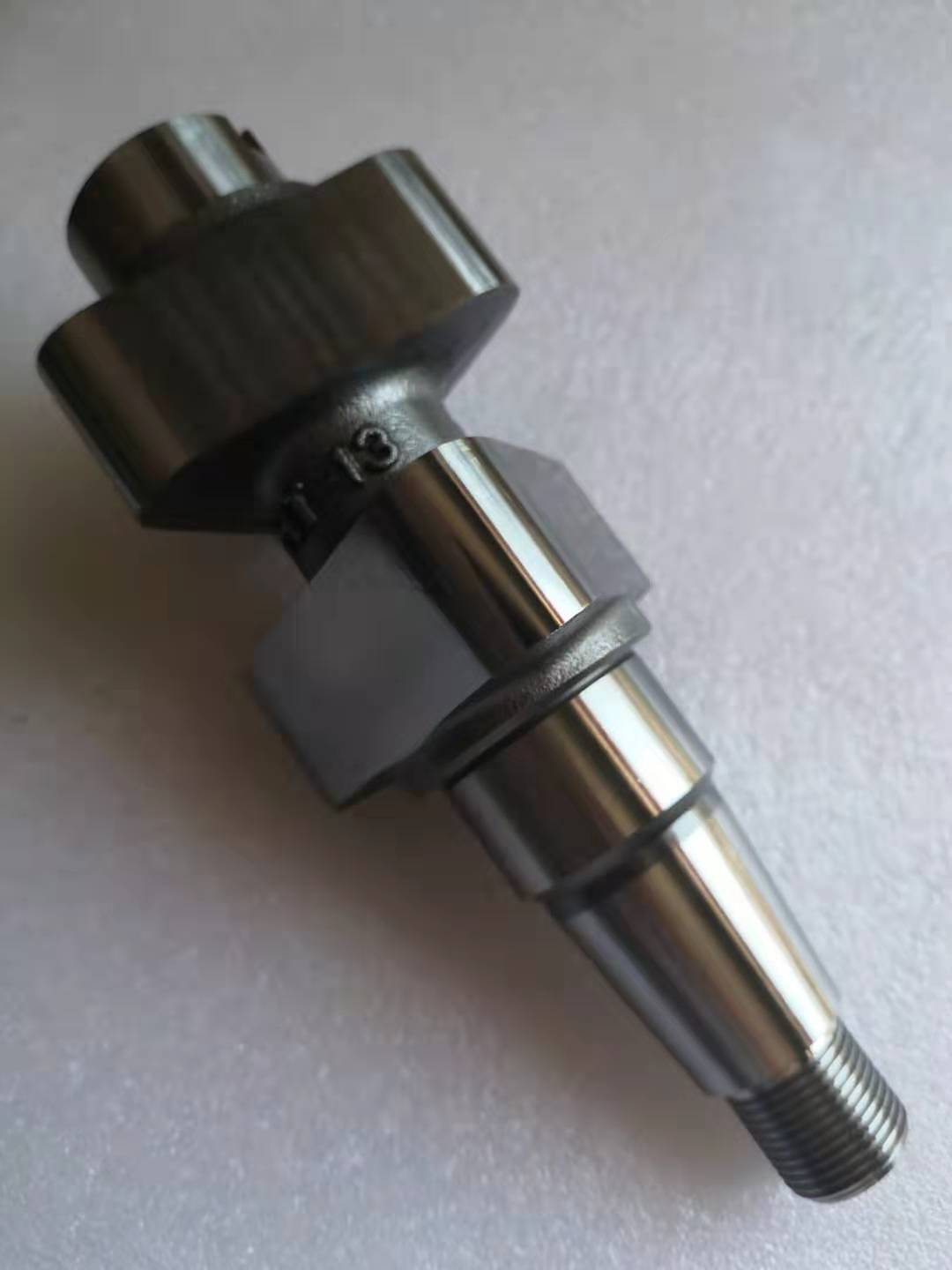 Engine fuel pump camshaft for QSL8.9, QSC, ISL, and ISC engines