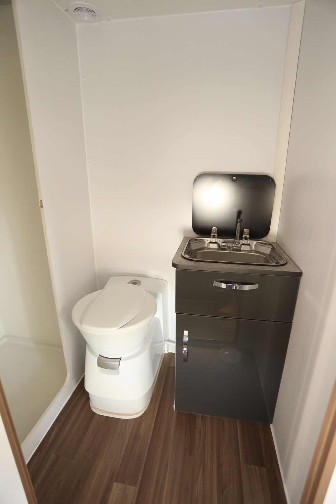 Mobile Medical Isolation Cabin