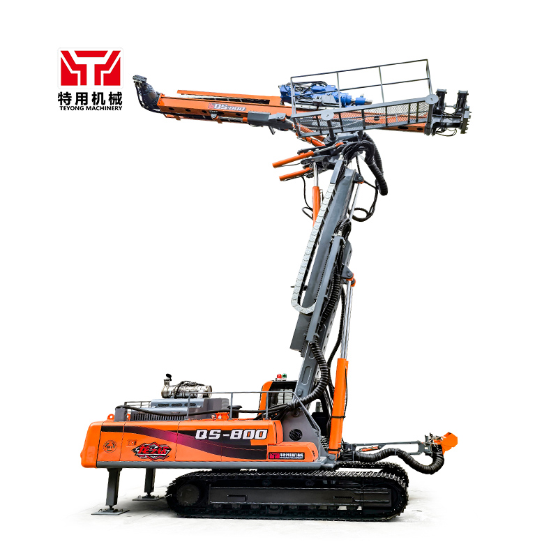 Side profile of the QS-800 hydraulic crawler drilling rig on site