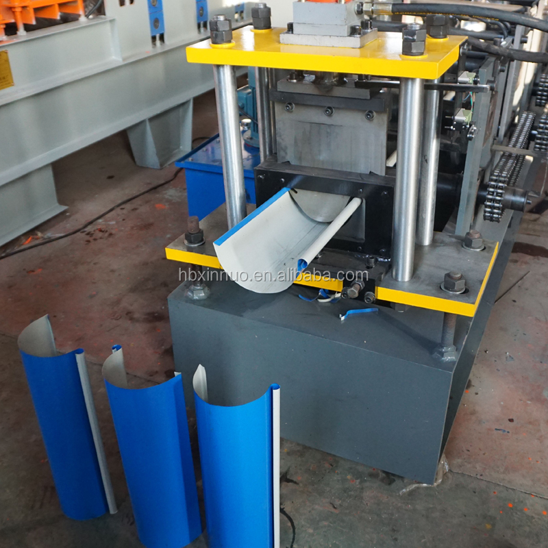 Automatic roll forming machine operation side