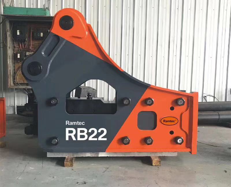 RB22Hydraulic breaker(rod140) - Image 2