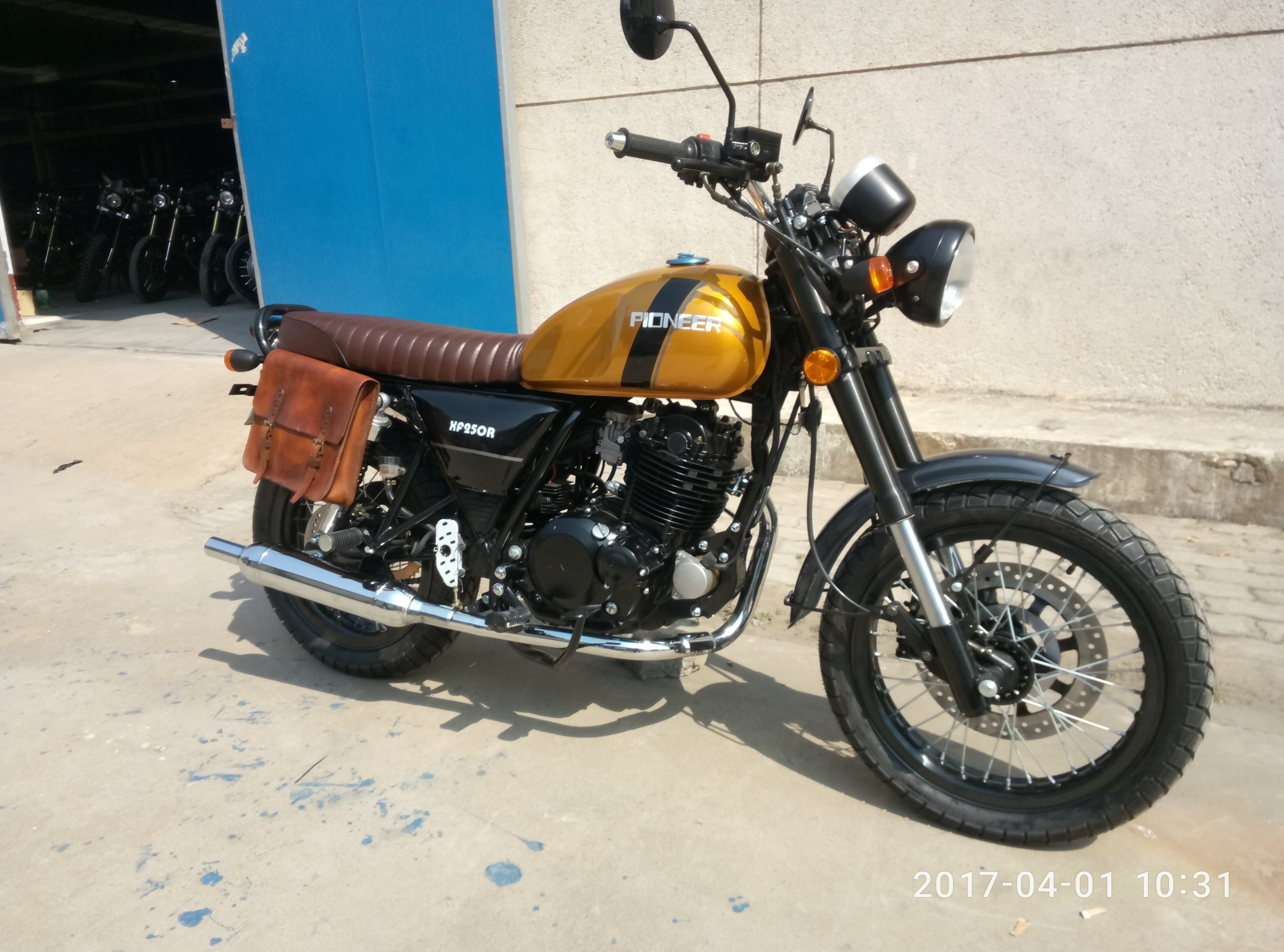 Retro Styled 250 - Image 3
