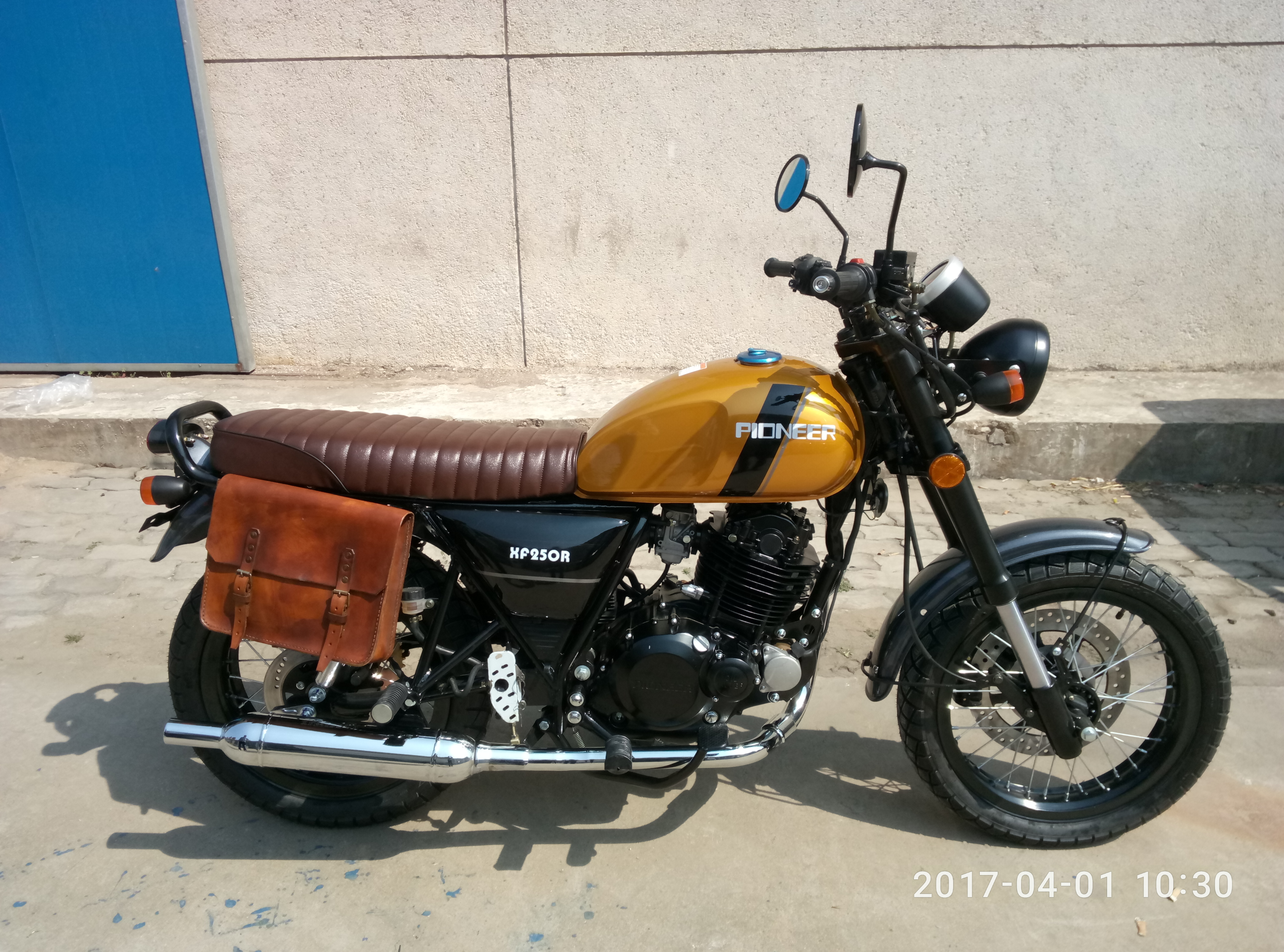 Retro Styled 250 - Image 2