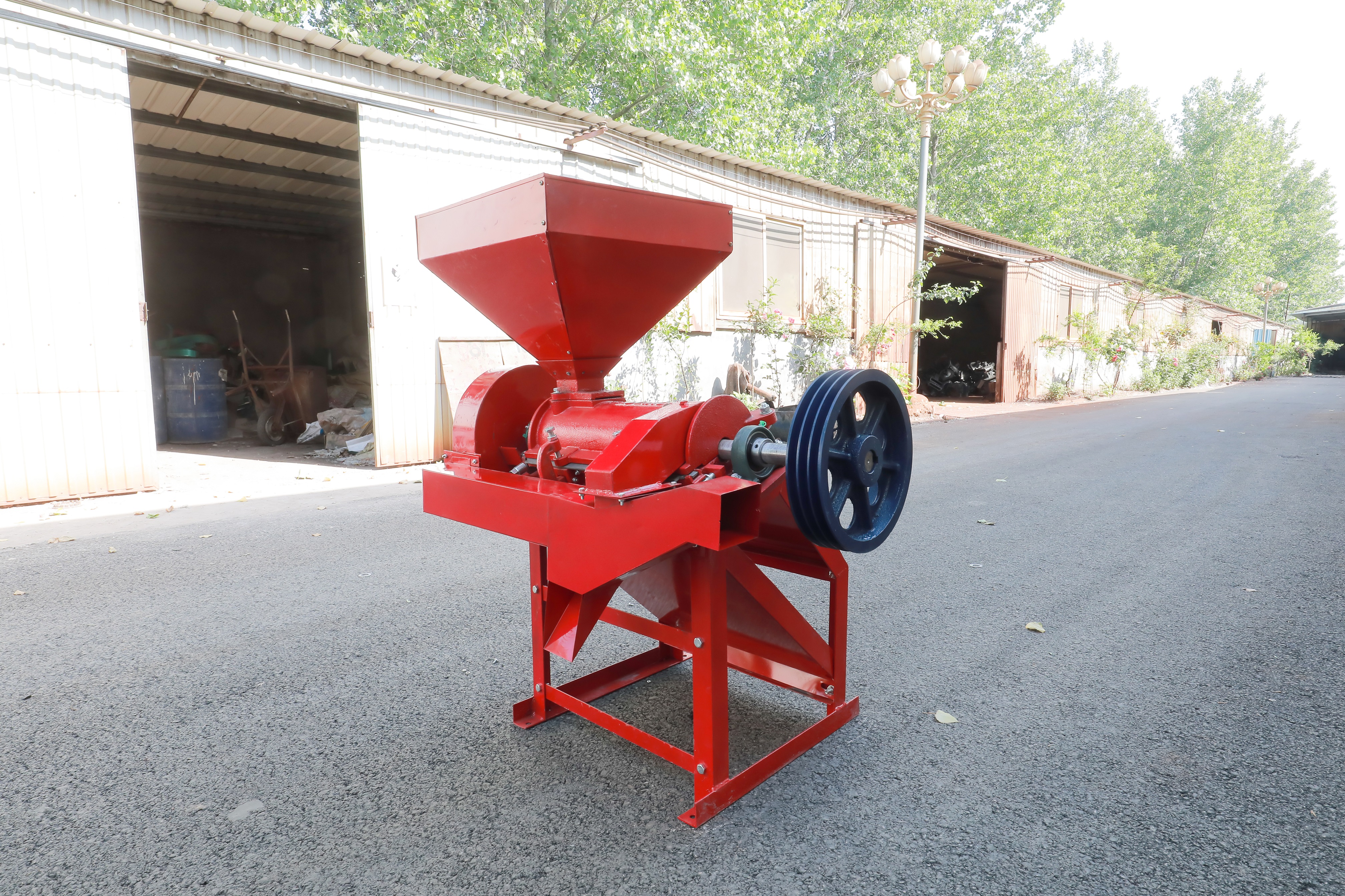 Rice Huller with Integrated Blower