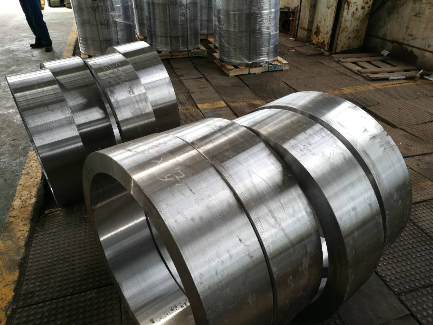 rings & roller - Image 2