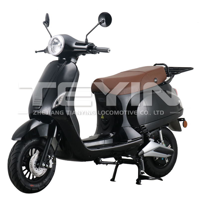 Side profile of the ROME electric scooter showcasing its classic retro design.
