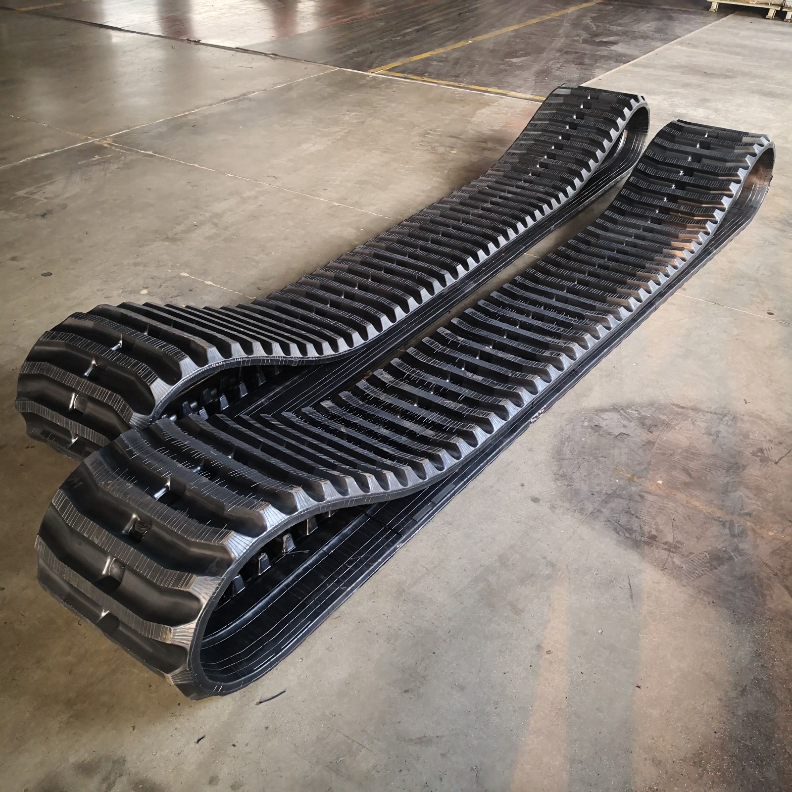 Rubber Track 750*150*66 for Morooka Carrier Mst2200 Mst1500 - Image 3