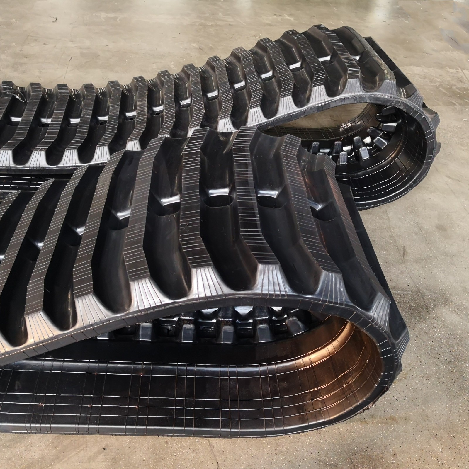 750x150x66 Rubber Track for Carriers