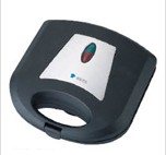 Compact Sandwich Maker with Non-Stick Plates