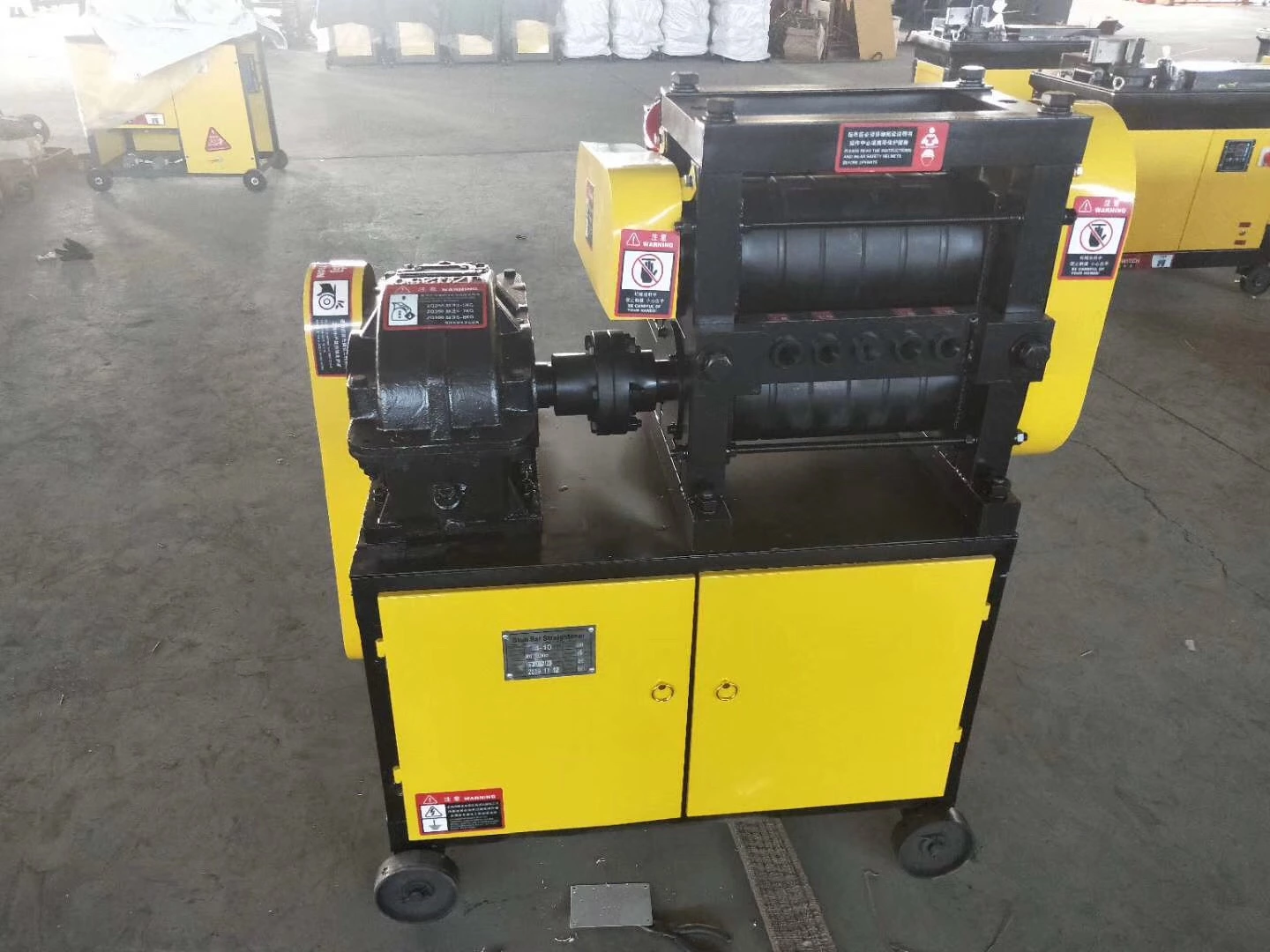 Control interface and adjustment rollers detail