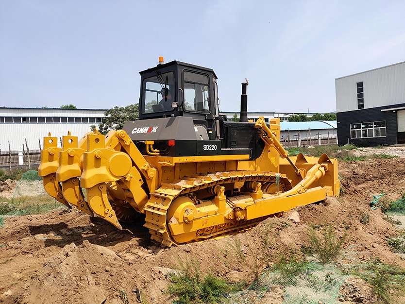 Shanghai CANMAX 220HP SD220 Standard Dryland Bulldozer good price for sale - Image 2