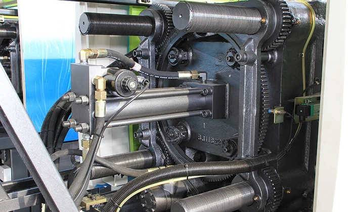Side profile of the silicone injection molding machine