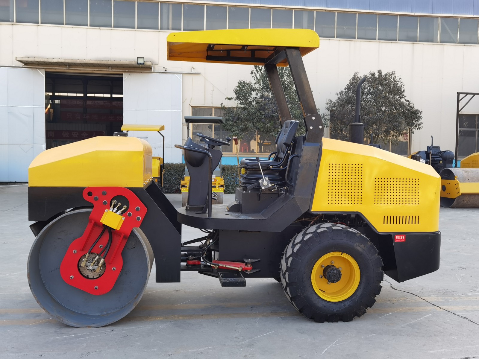 single drum roller road roller 4 tons compacting machine compactor - Image 2