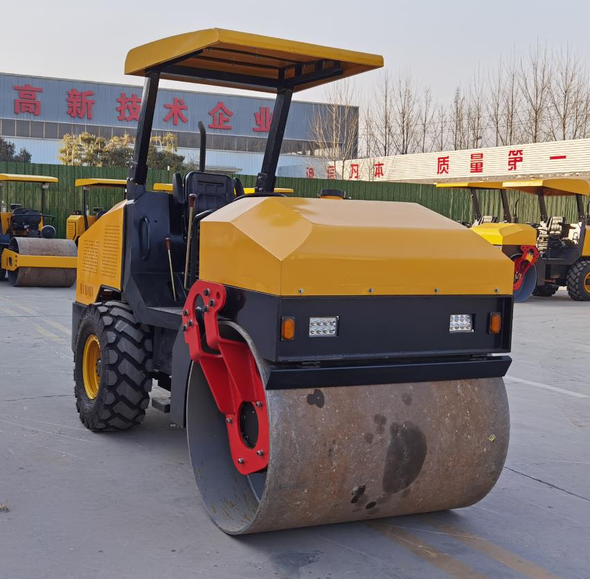 4-ton vibratory roller on construction site