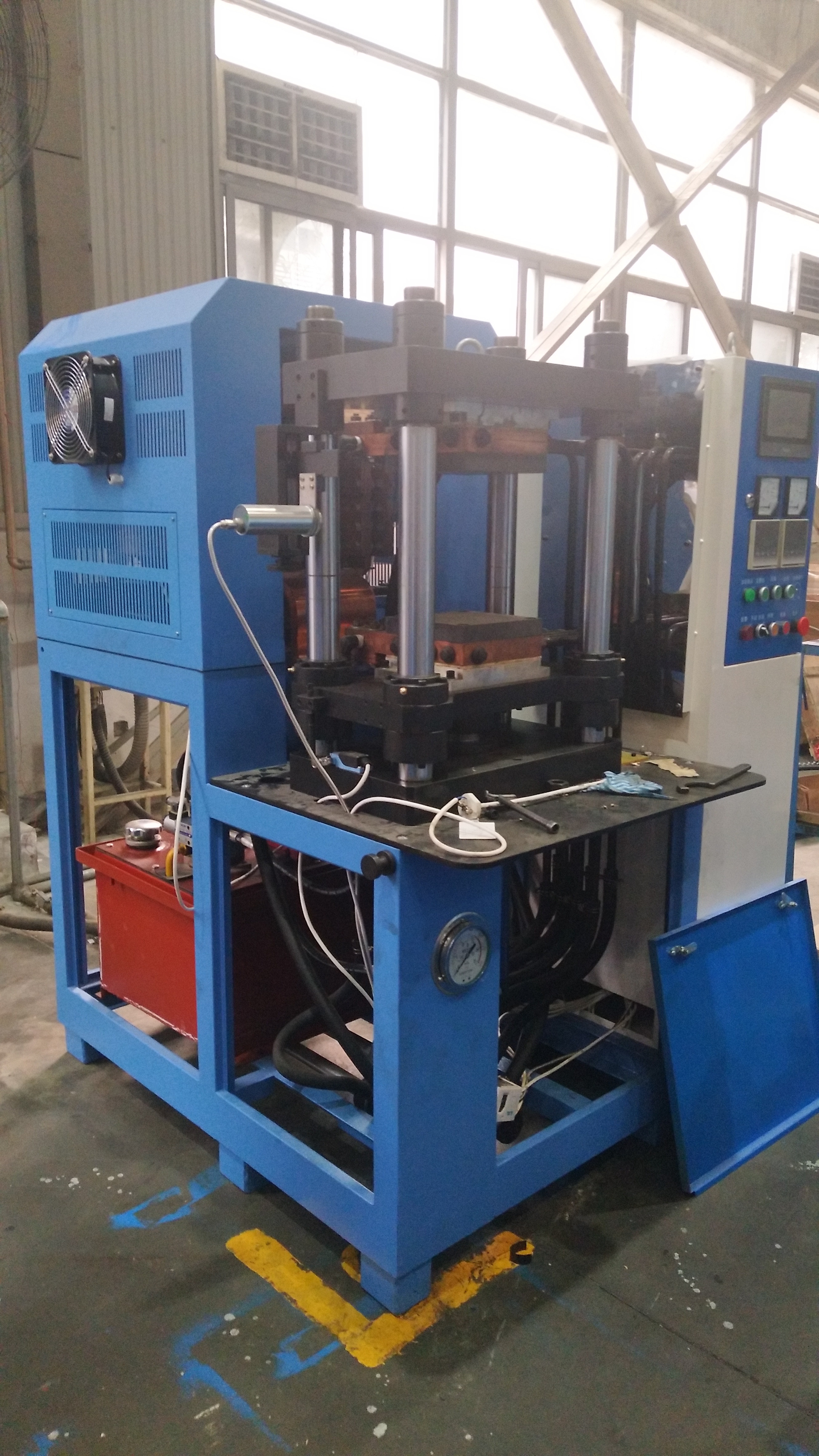 Sintering Press - Image 2