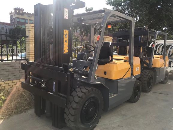 5-Ton Diesel Forklift for Container Handling