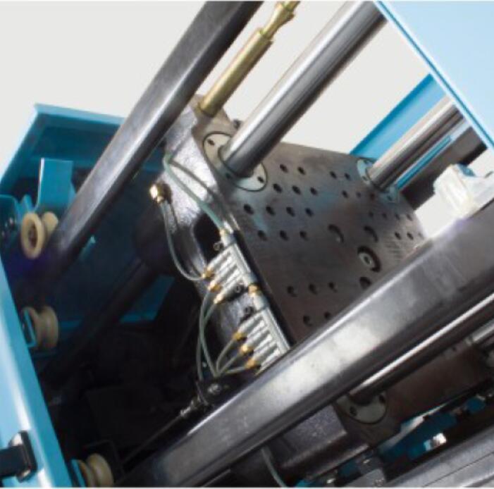 small plastic injection molding machine SK series - Image 2