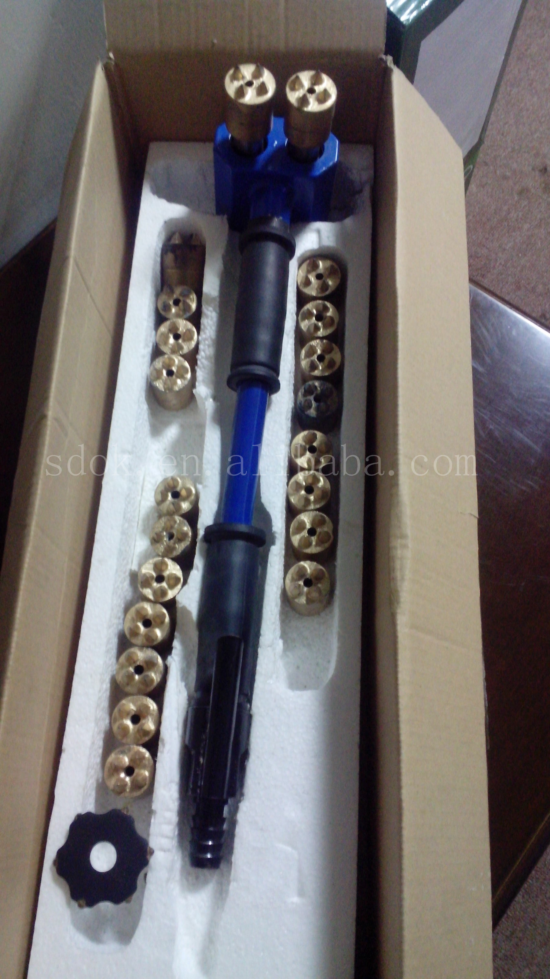 Handheld Concrete Scabbler with Tungsten Heads