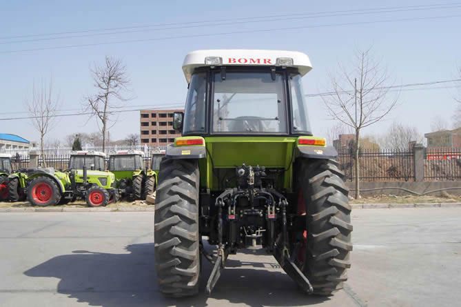 110-130 HP Wheel Tractor for Agriculture