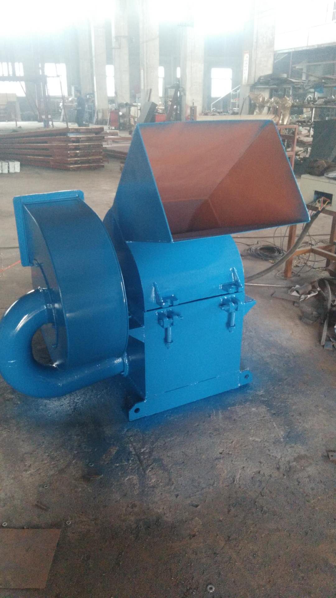 Sponge Crush Machine - Image 2