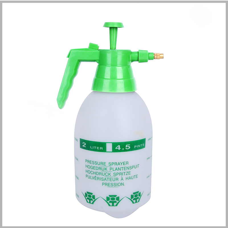 2-Liter Pressure Sprayer for Garden Use