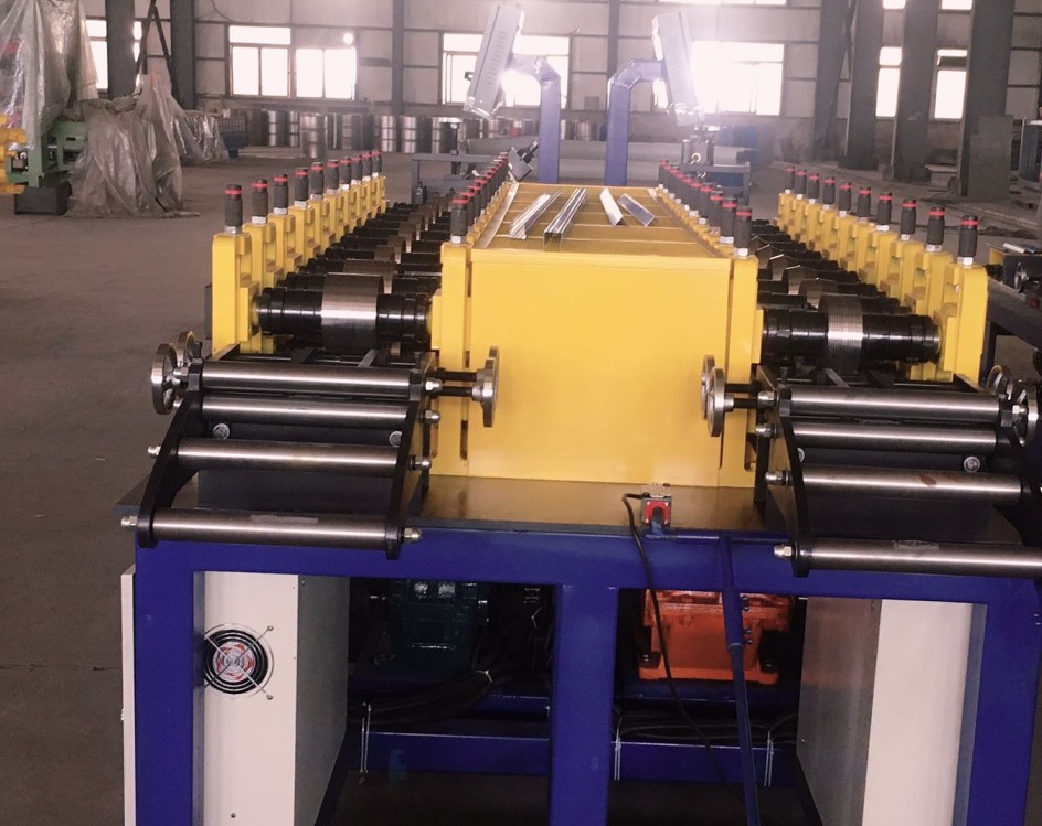 Steel light keel UCZ purlin roll forming machine - Image 3