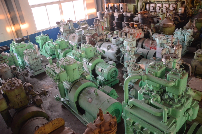 Stock marine air compressor used/new for sale - Image 3