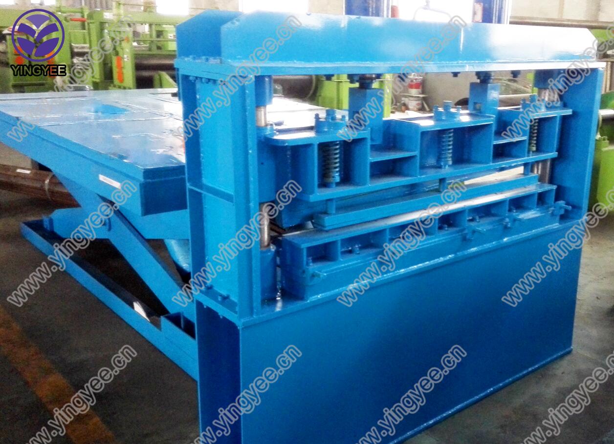 Side profile of industrial straightening and cutting machine