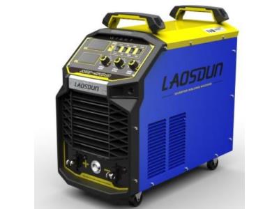 Portable welding machine with control panel and wheels