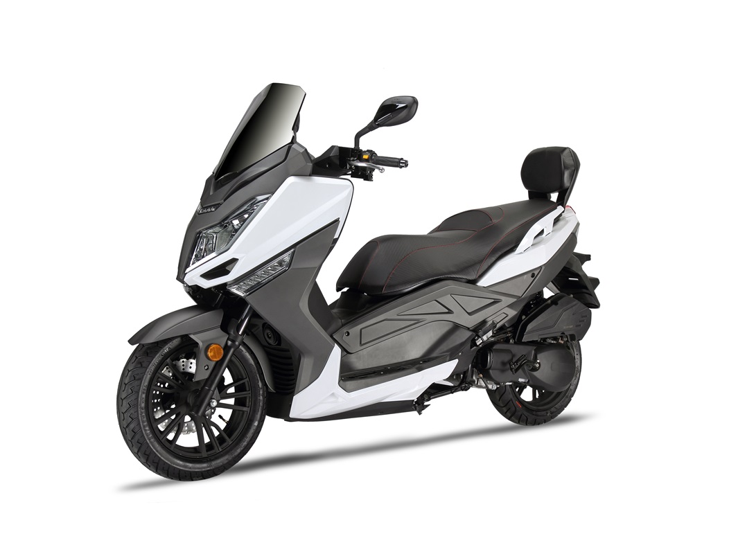 T-9 ALEX ONE 125150/300CC EEC MAXI NEW SCOOTER - Image 3