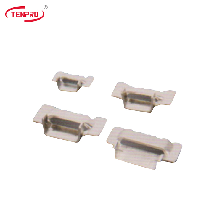 Close up of dentiform locking mechanism