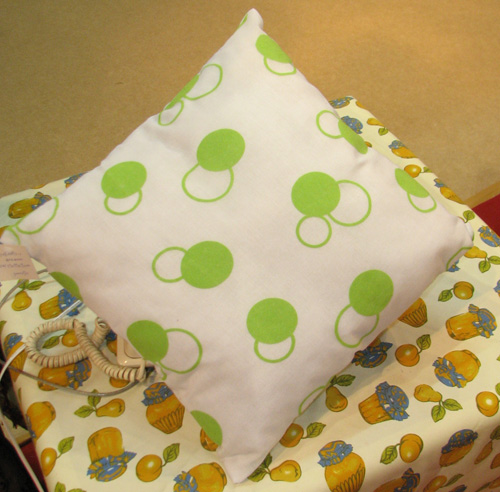 Decorative Throw Pillow with Green Circle Pattern